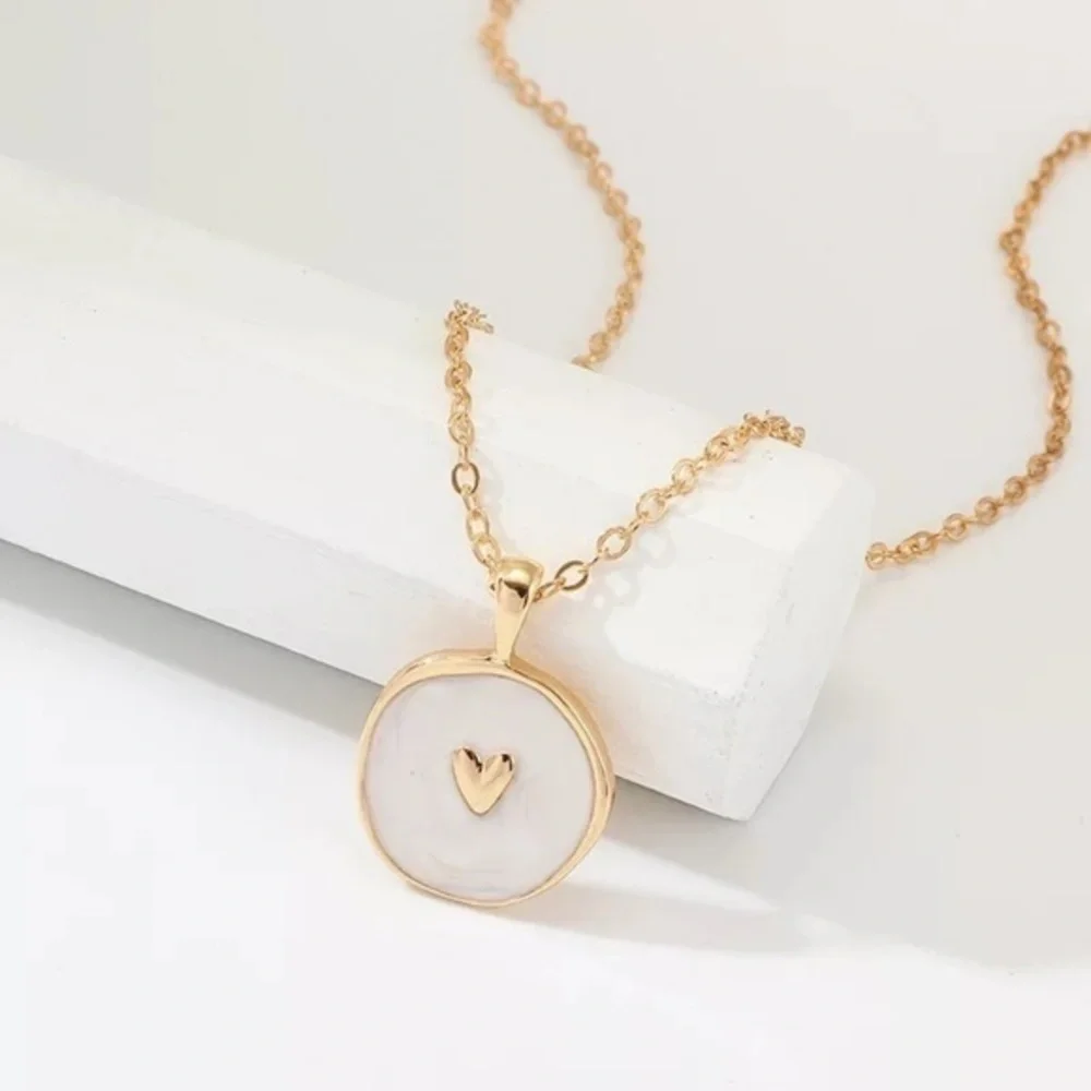 3/$30 💛 Enamel Heart Pendant Necklace